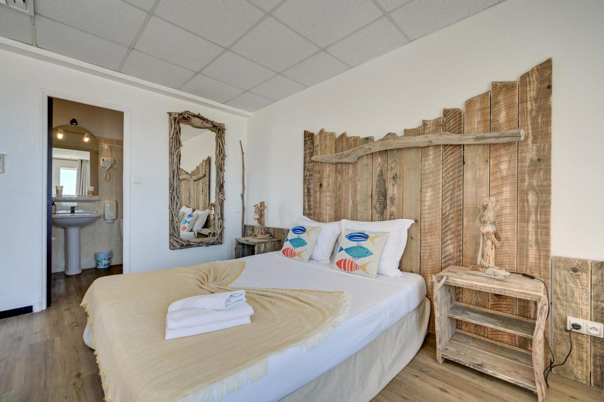 Hotel Camille Saintes-Maries-de-la-Mer Eksteriør bilde